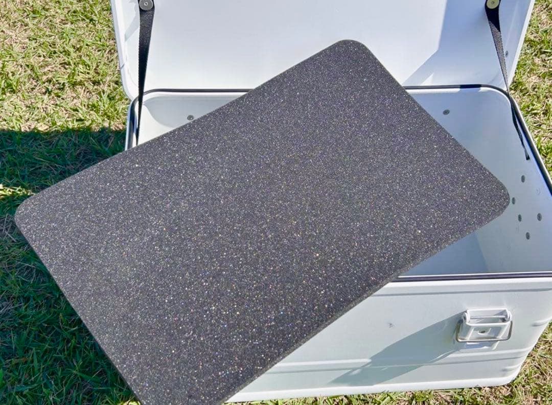 マットホワイト　スタッキング コンテナボックス　30l アウトドア　限定1点