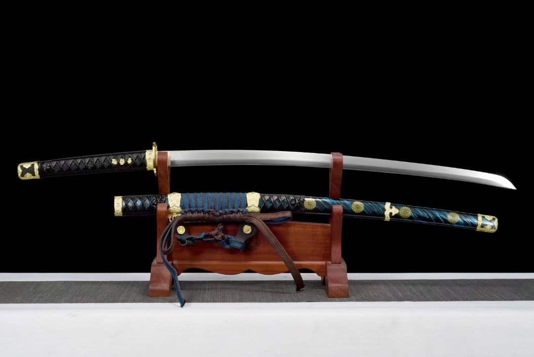 【皇室の太刀】  武具　刀装具　日本刀　模造刀 居合刀