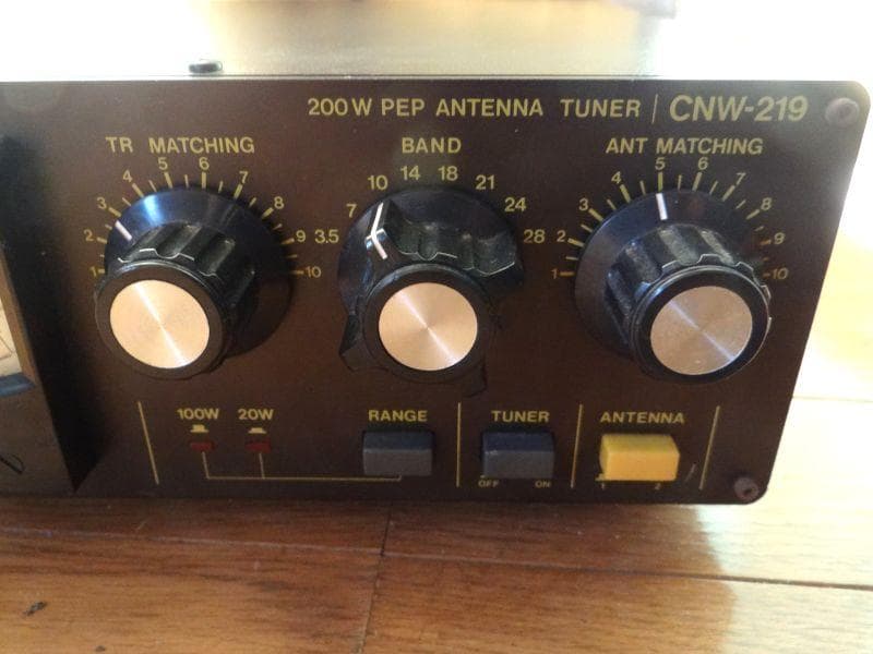 ダイワ　HF帯アンテナチューナーCNW-219　2