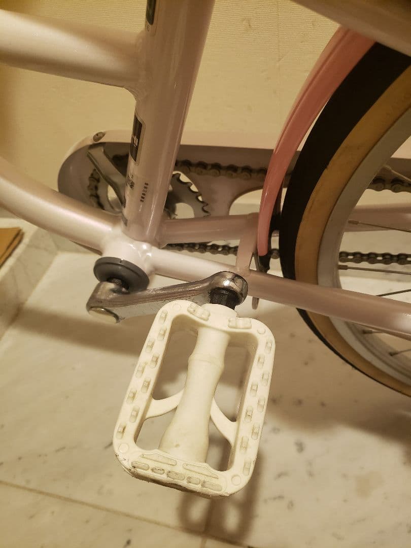 BRIDGESTONE Wild Berry 22\"子供用 【室内保管・直渡し】