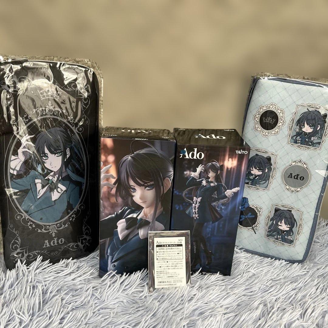 【ラウンドワン限定】Ado　フィギュア＆ペンライトケース＆ダイカットステッカー