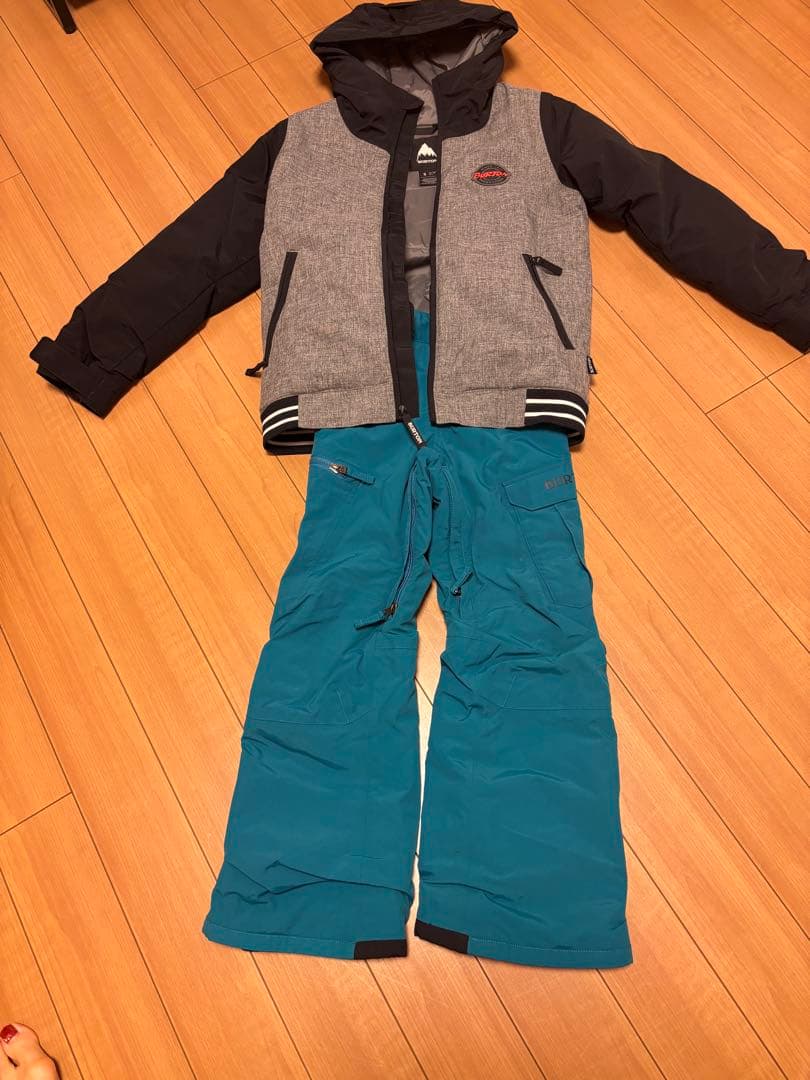 BURTON 子ども用スノーボードウェア Sセット