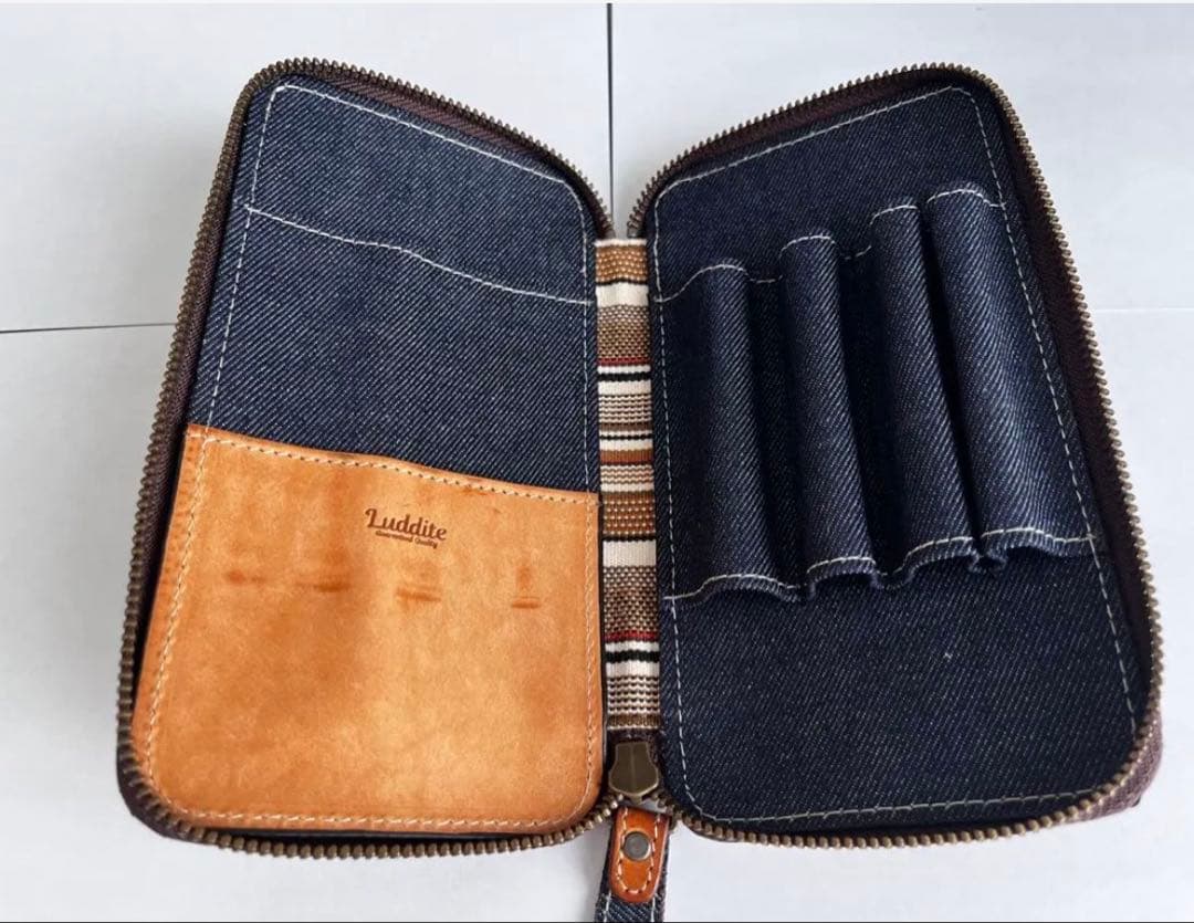 限定Luddite レザーラウンドジップペンケースカフェラテ