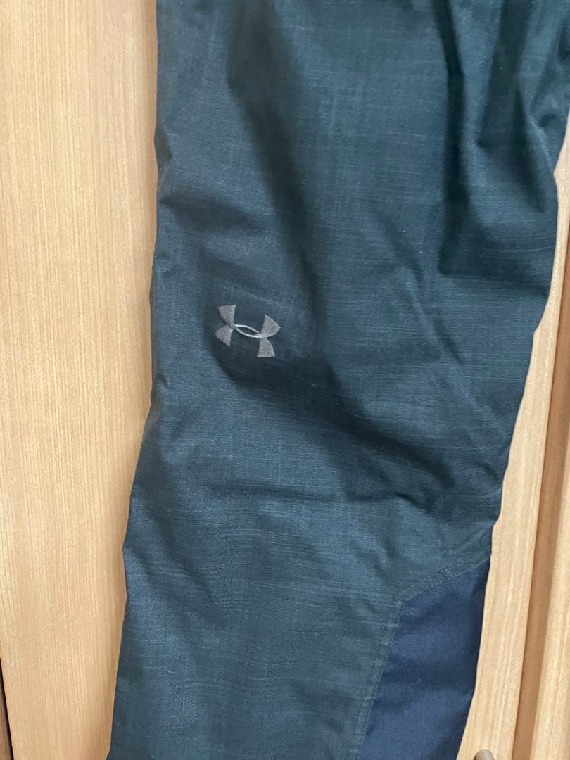 美品 アンダーアーマー　コールドギア スノボパンツ 170/78