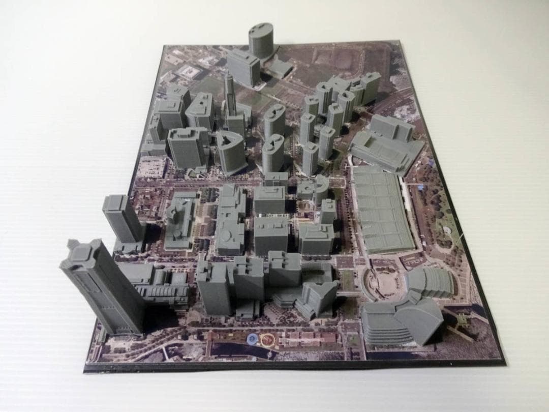 横浜みなとみらい　３D都市データを活用した都市模型　(透明ケース付)