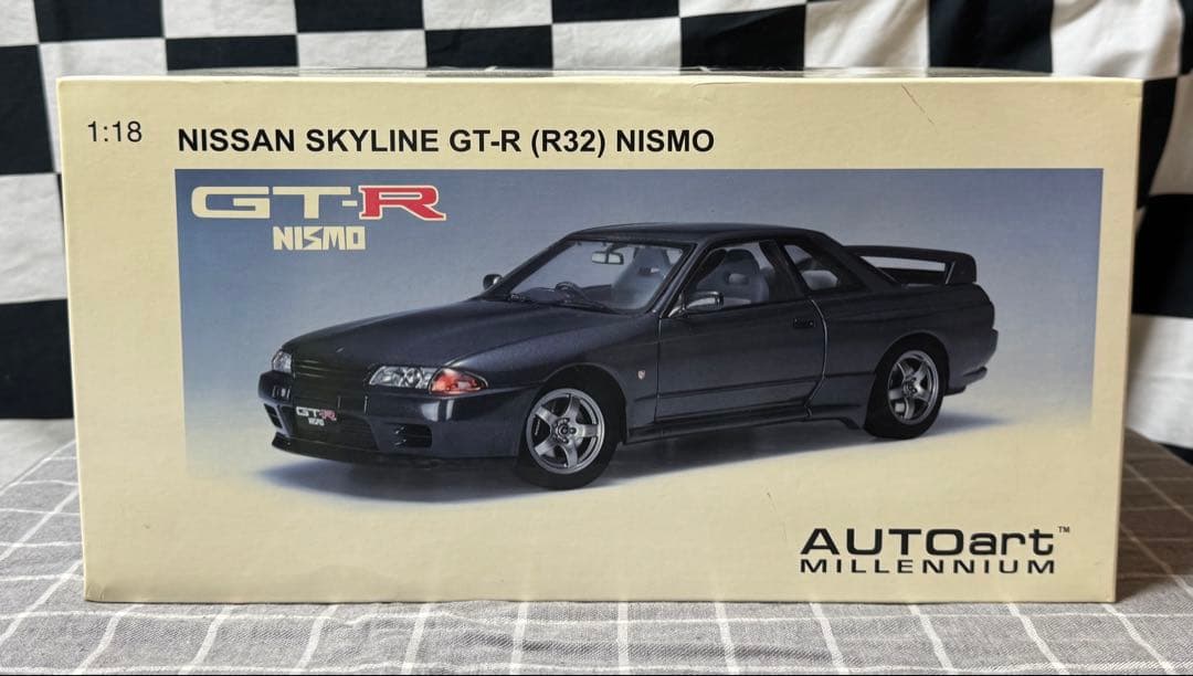 ミニカー Nissan Skyline GT-R (R32) Nismo 1:18