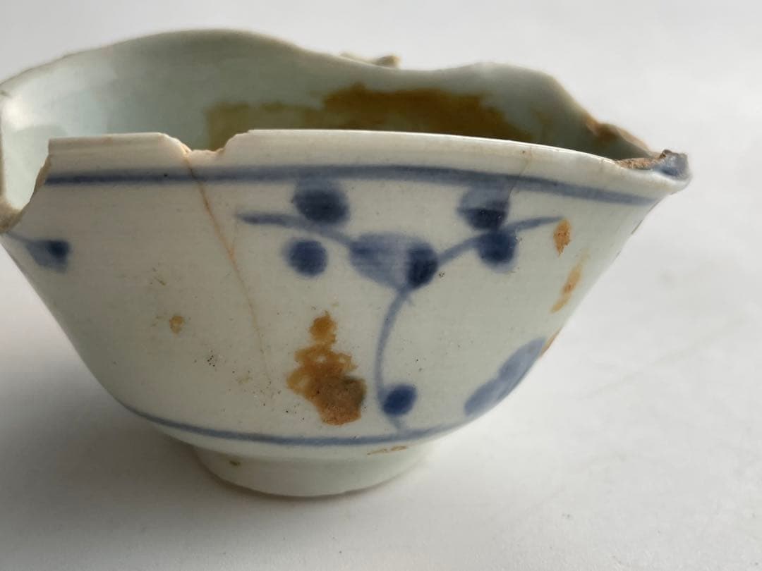 骨董　アンティーク　初期伊万里陶片　染付薺文小碗　盃　酒器　残欠　発掘　出土