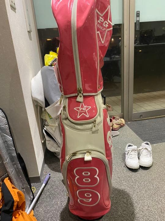 パーリーゲイツ　ピンク　エナメル生地　ゴルフバック