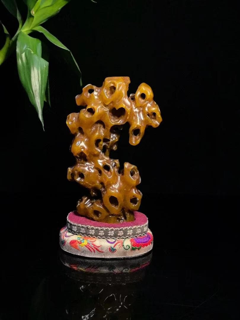 中国古美術・太湖石の印鑑・寿山田黄印章・置物・純手彫り・風水開運・案頭・文房具