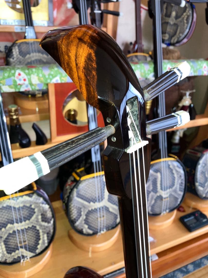 沖縄三線貴重本島産クルチ与那城型本皮一枚張りスンチ塗り期間限定出品