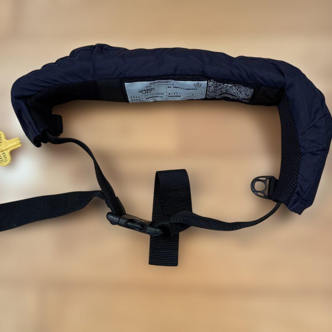 Daiwa 自動膨張式ライフジャケット ウエストタイプ