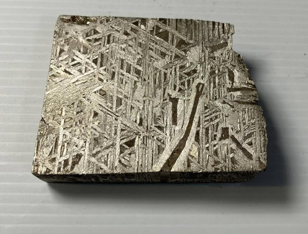 ※超特大レア アルタイ隕石 本物 423.7g 鉄隕石 原石 断片 破片