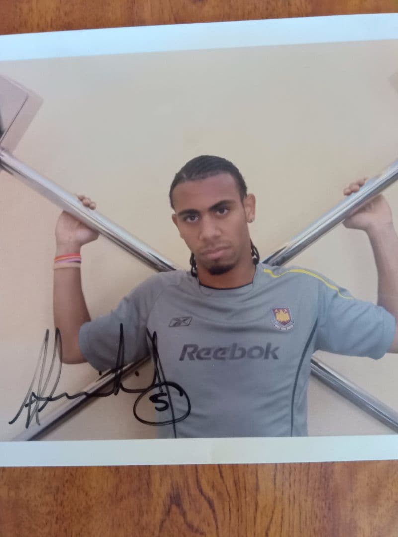 アントン ファーディナンド　2005年ウエストハム時代直筆サイン入りポートレート