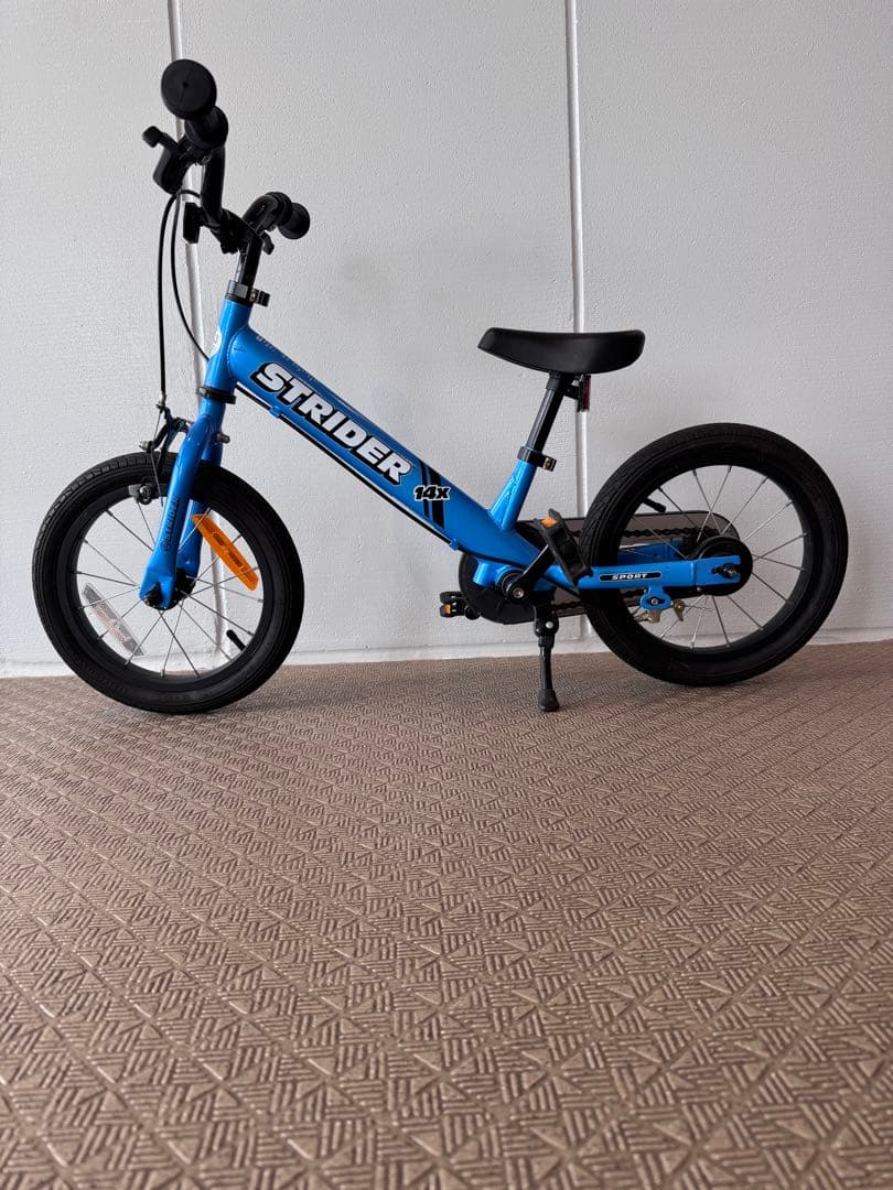 STRIDER 14x キッズ自転車 青 スタンド付　ブルー