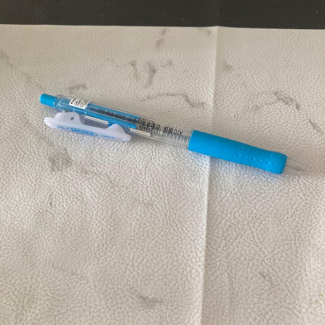 普通のボールペンです。