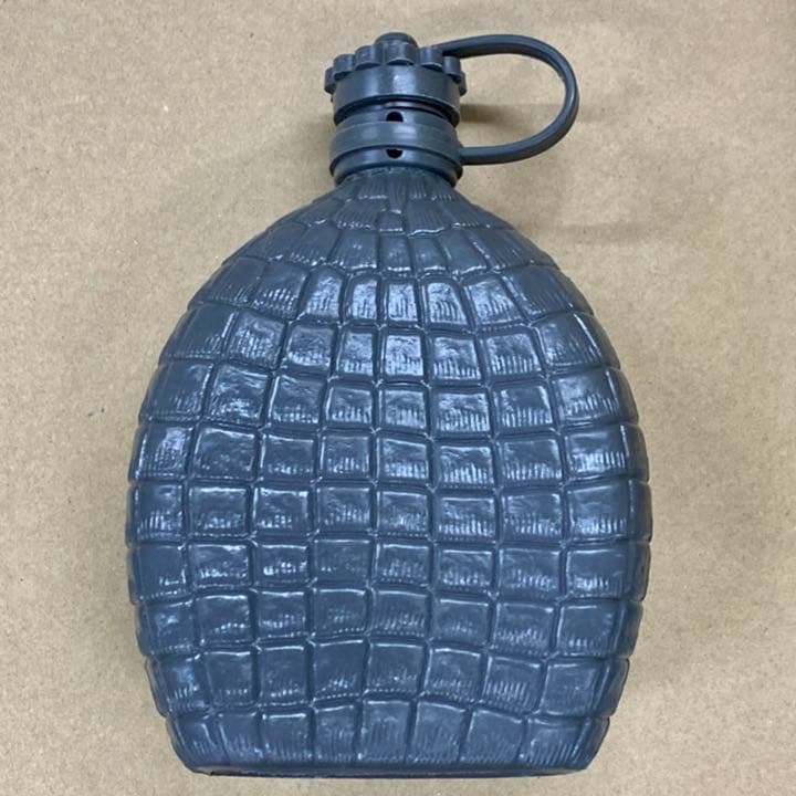 レアアイテム　デンマーク軍 プラスチック製 水筒 ROSTI 製