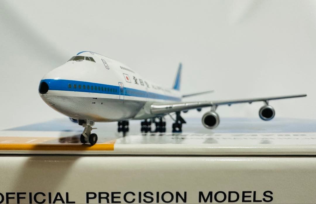 全日空商事 1/400 747SR-100 ANAモヒカンカラー