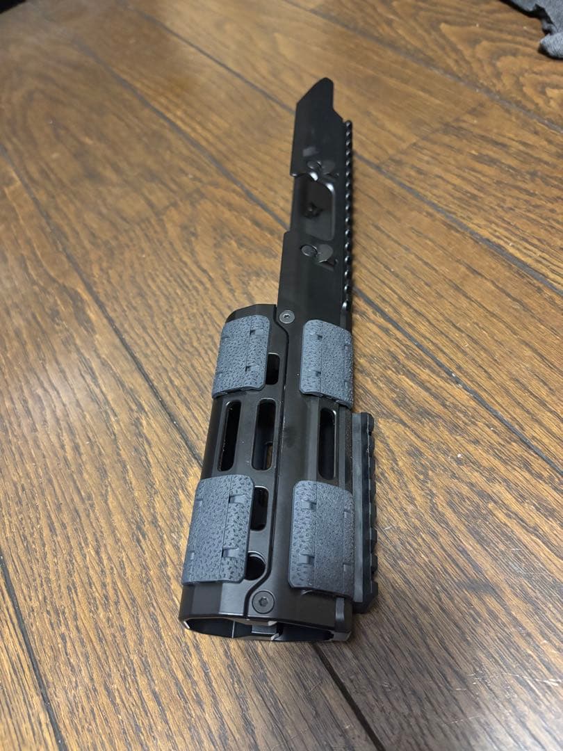 次世代mp5 UTGタイプハンドガード