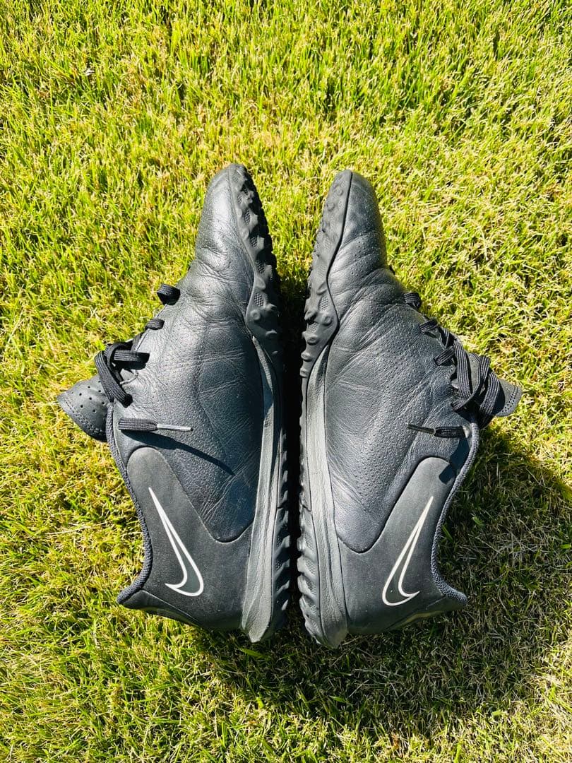 Nike Tiempo ブラック トレーニングシューズ