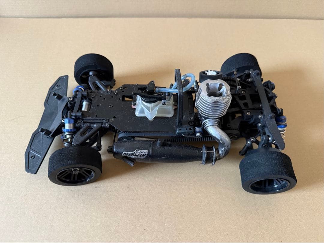 京商V-one エンジンカーシャーシ、パーツ取り用シャーシセット