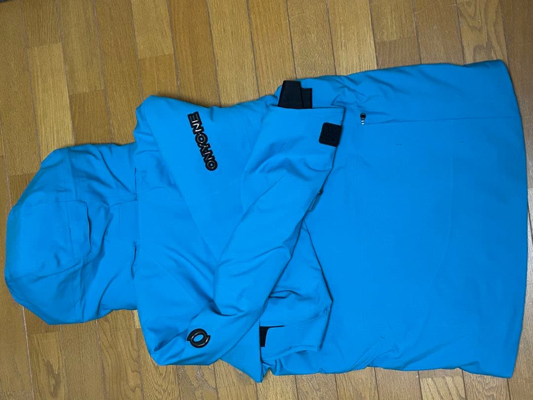 オンヨネ　スキーウエア　スカイブルー上下
