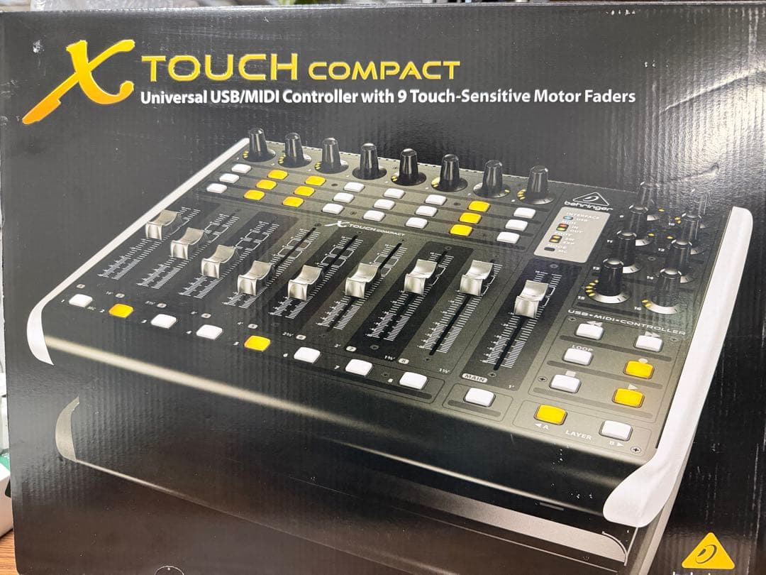 X TOUCH COMPACT USB/MIDIコントローラー
