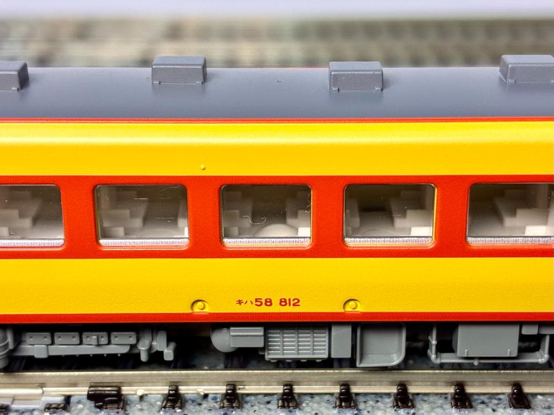 KATO キハ58系800番台 修学旅行色 6両セット 室内灯装備編成