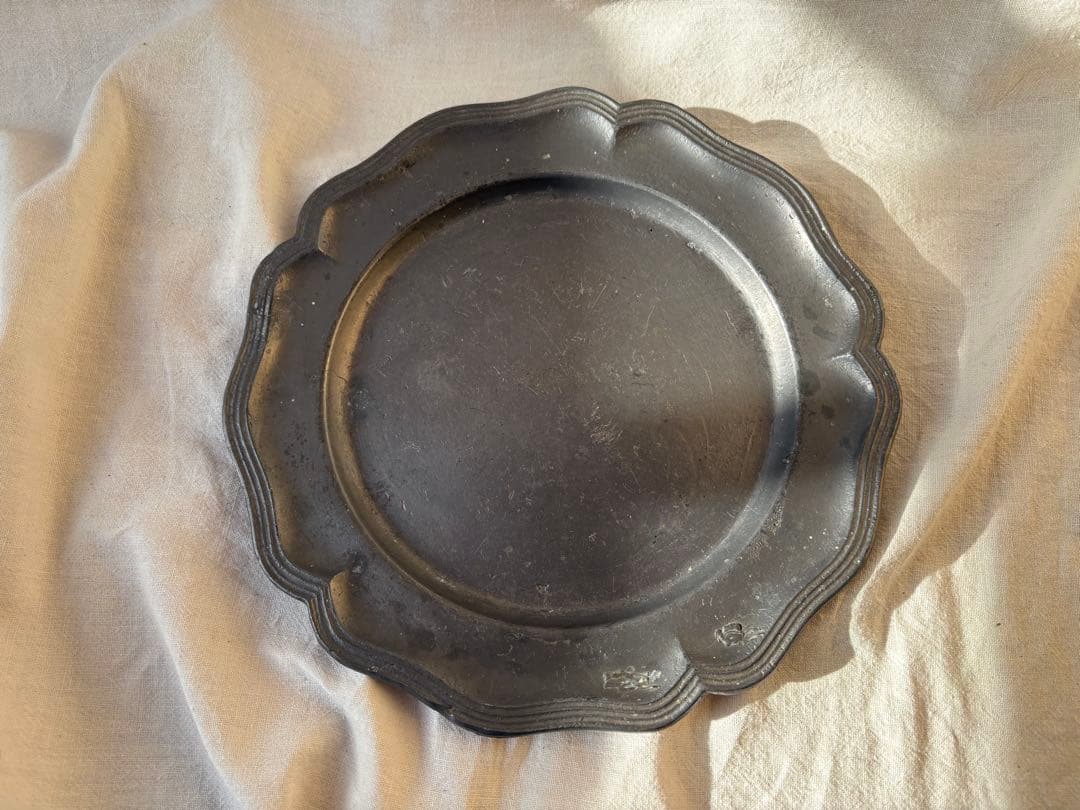 フランスアンティーク　エタン　花リム皿　ピューター皿