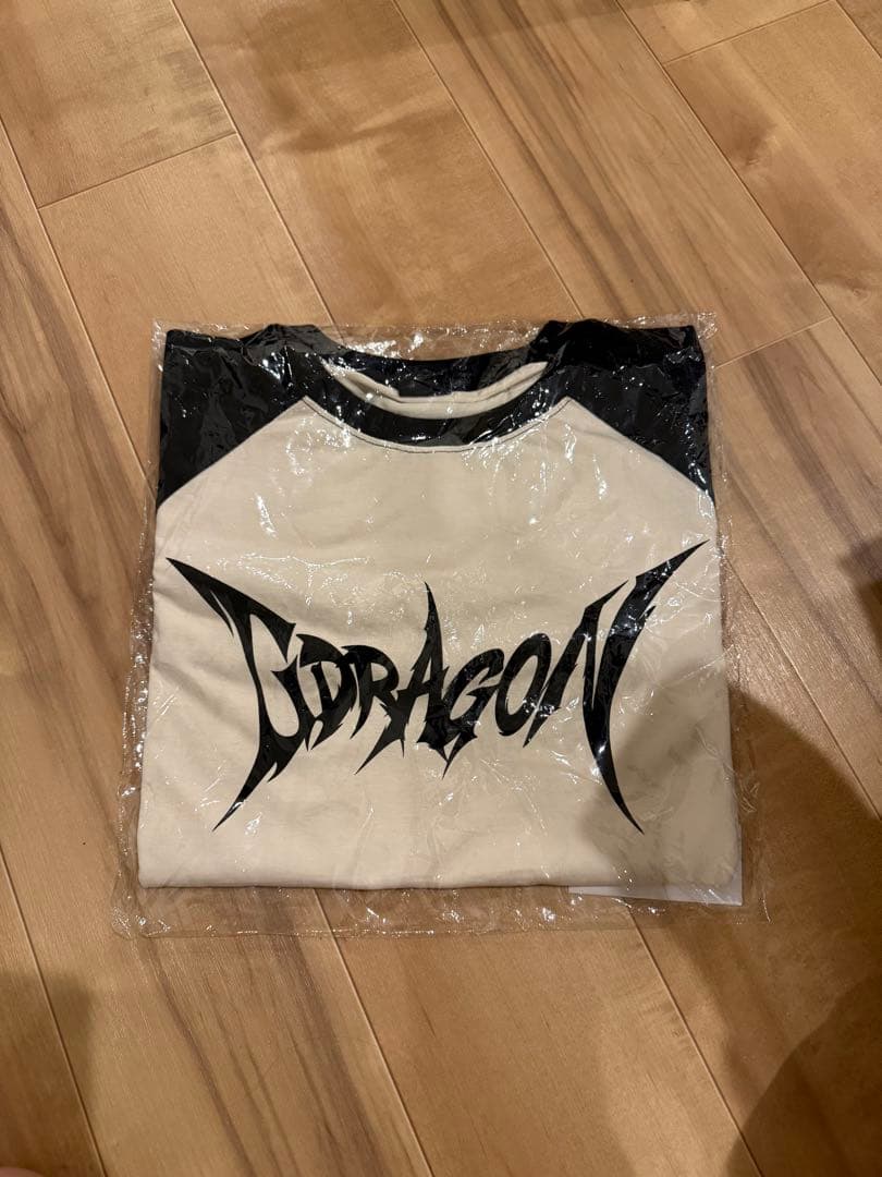 G-DRAGON ジヨン　Übermensch Tシャツ　ロンT 新品