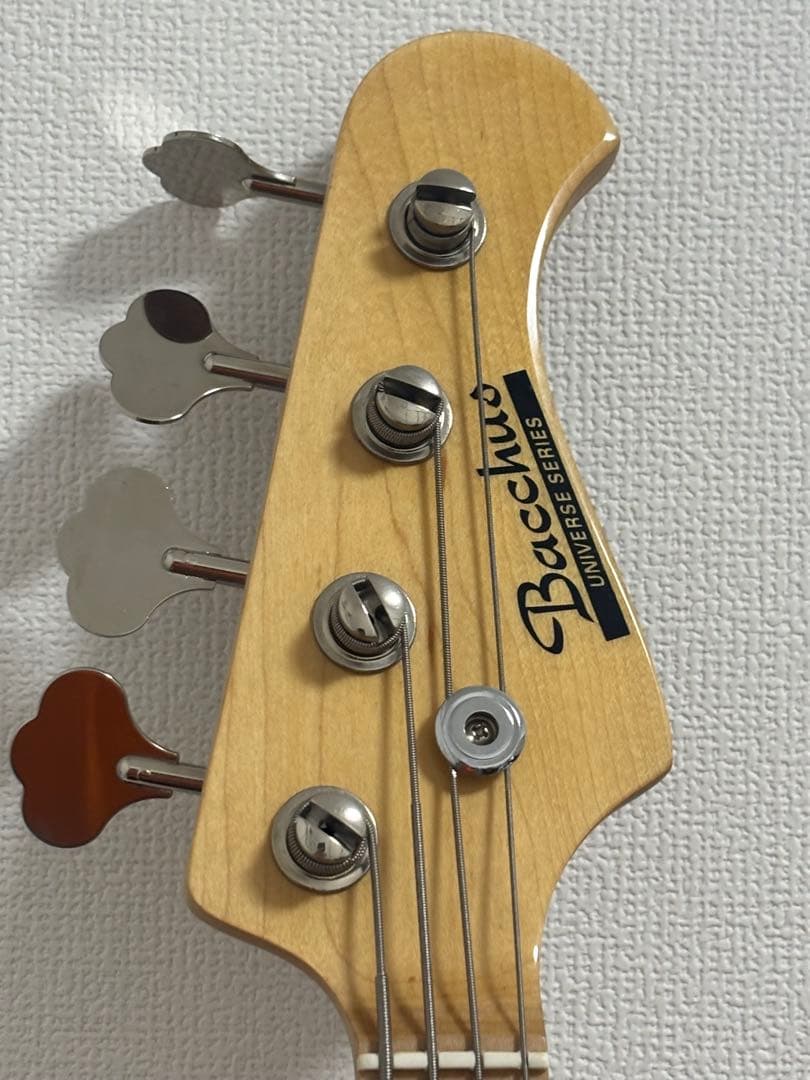 Bacchus Universe Series Jazz Bass 黒