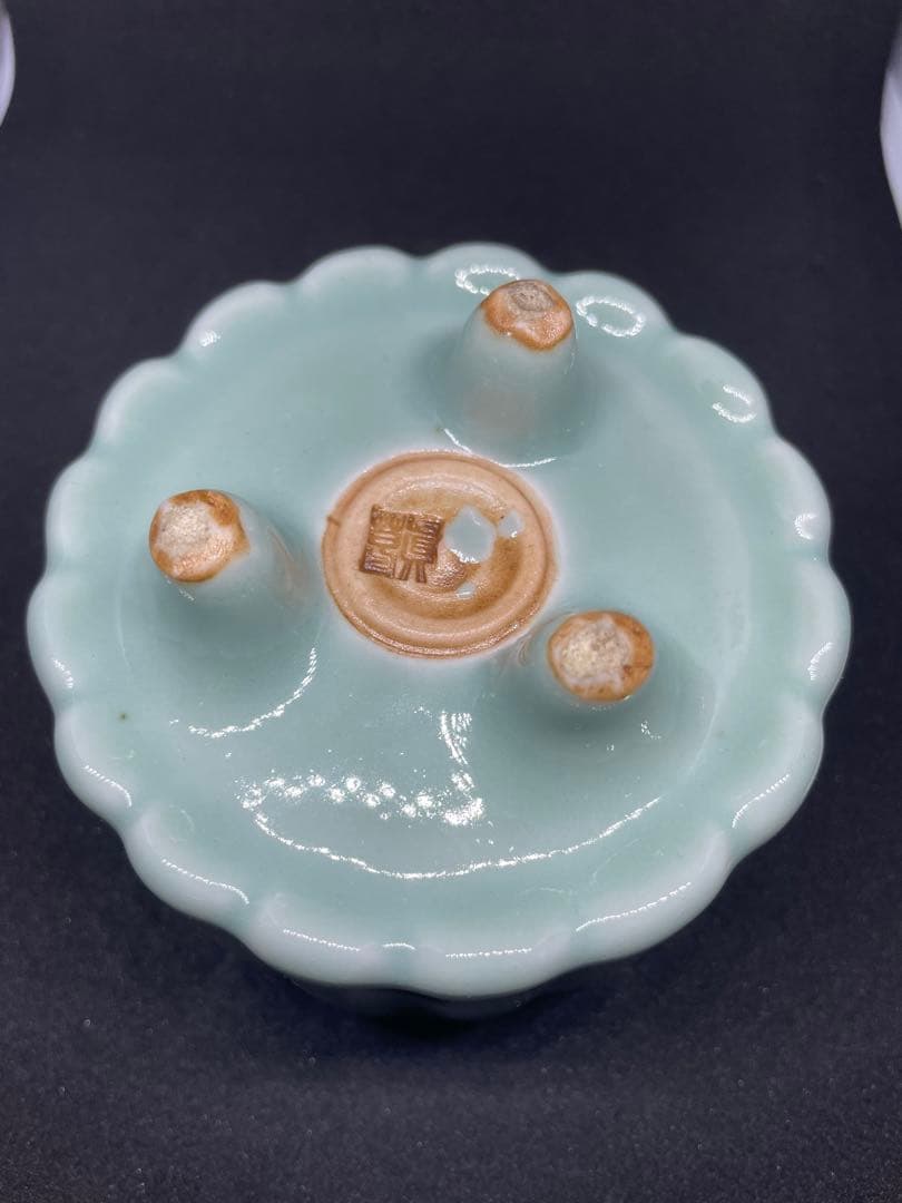 真葛香山作　青磁釉　菊花形供蓋付