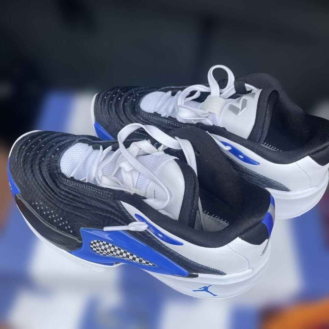 Jordan バスケットボールシューズ US 3.5 ルカ3 キッズ　22.5