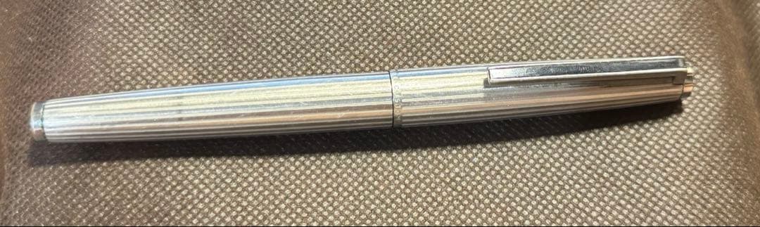 激レア　廃盤 白蝕刻 PILOT カスタムストライプ　18kWG F パイロット