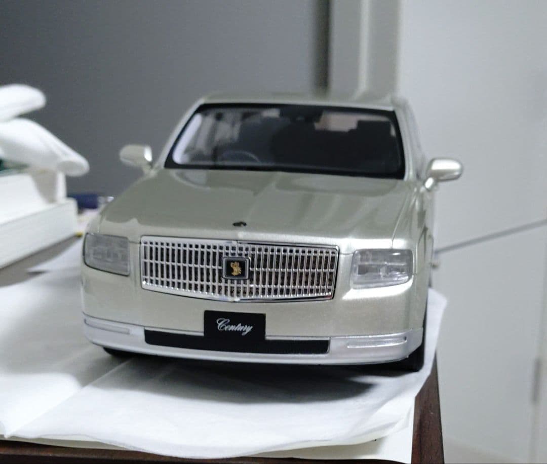 1/18 トヨタ センチュリー シルバー