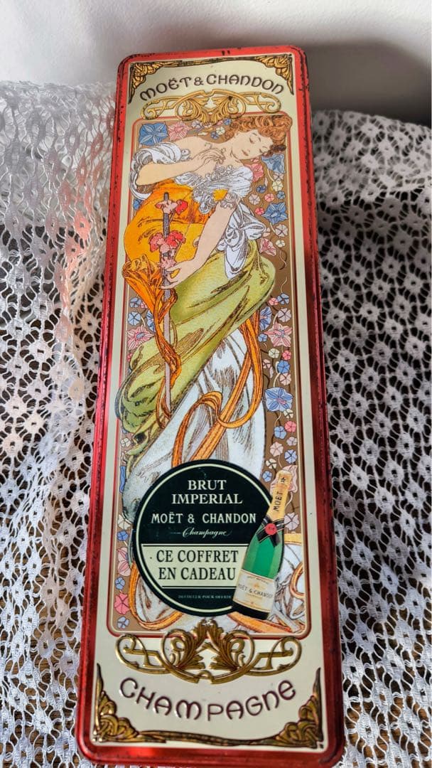 ミュシャ ティン缶 モエ・エ・シャンドン記念缶