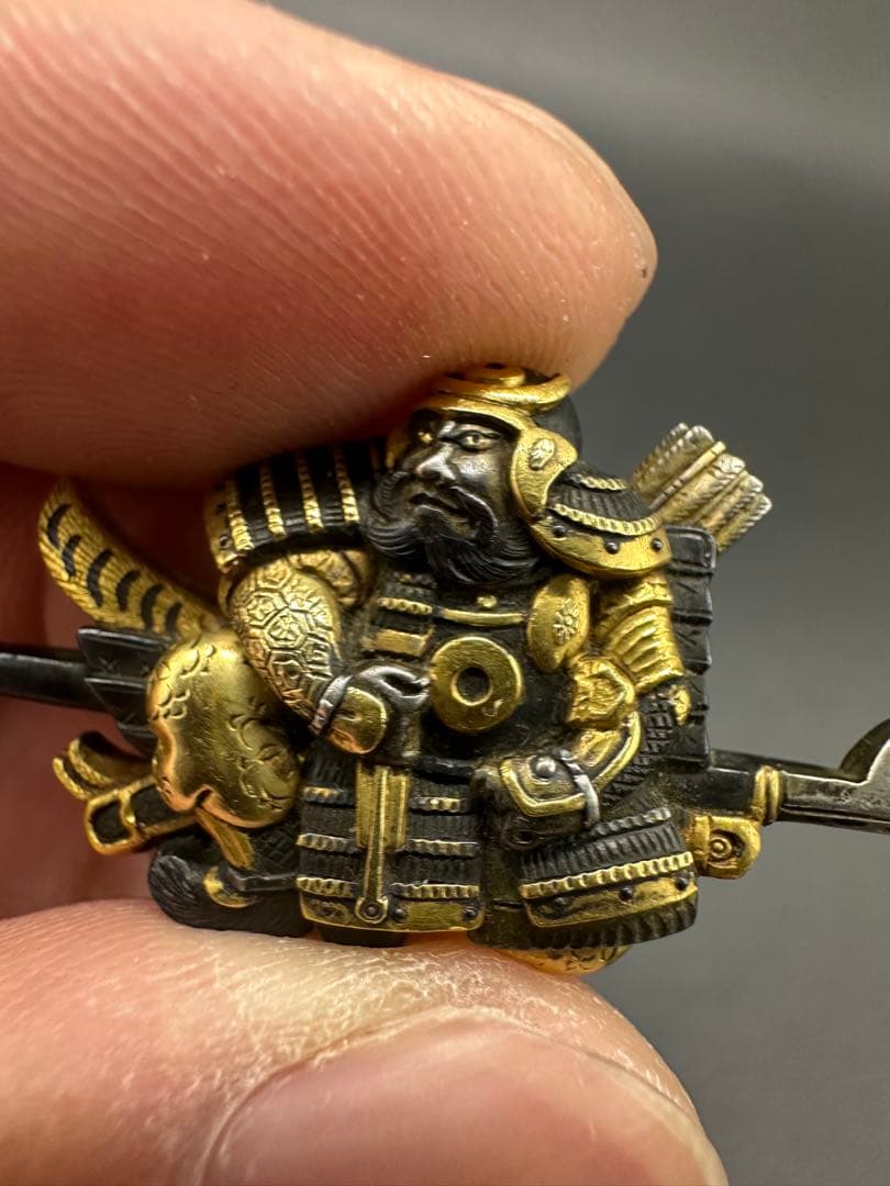 金具　目贯 金工美術　一松斎　在銘　　武士　古美術骨董