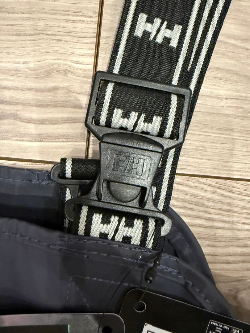 新品未使　ヘリーハンセン　ビブパンツ　Helly Hansen 並行輸入品