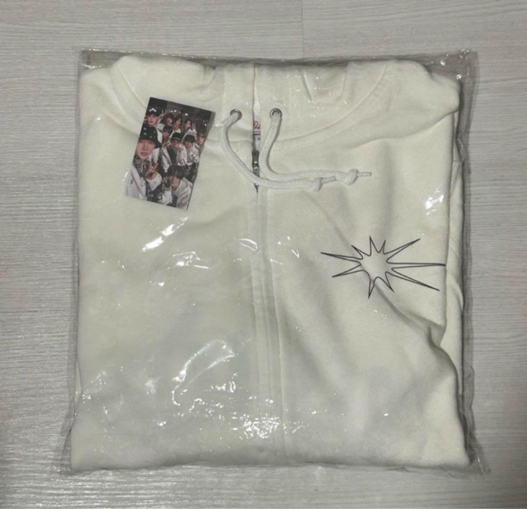 xikers ミニペンミ パーカー