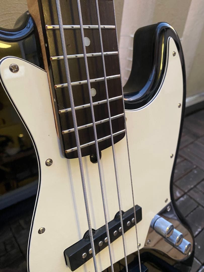 Bacchus BJB-300R(バッカス ジャズベースタイプ)