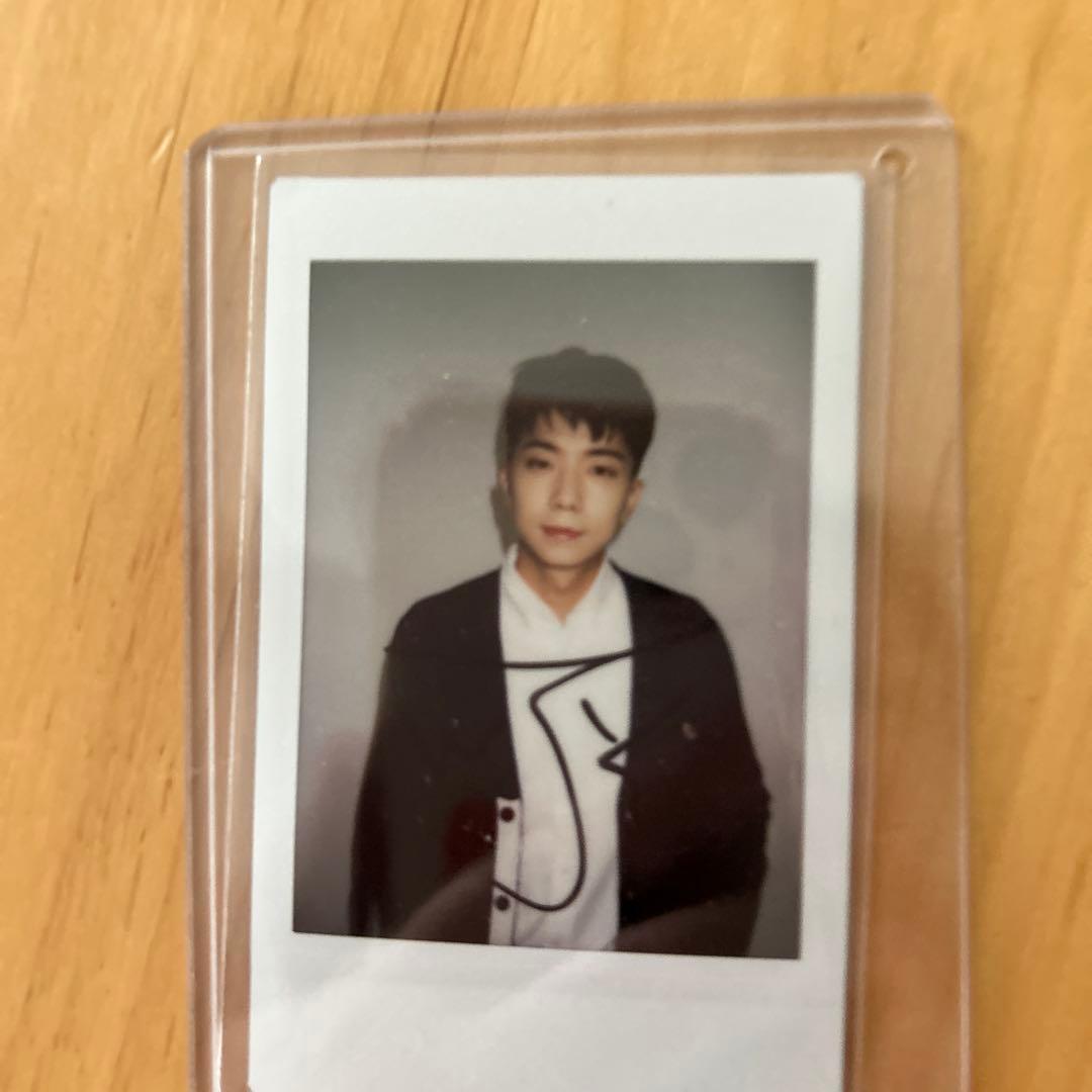 サイン入りチェキウヨン2pm