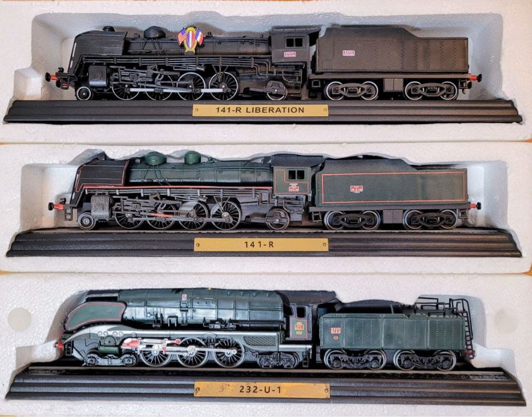 HOゲージ 蒸気機関車　スタティック（モーターなし）新品 ディスプレイレール付き