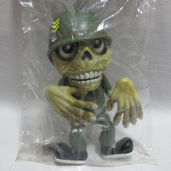 S.O.D SODマッドトイズMADTOYSメディコムトイソフビスラッシュメタル