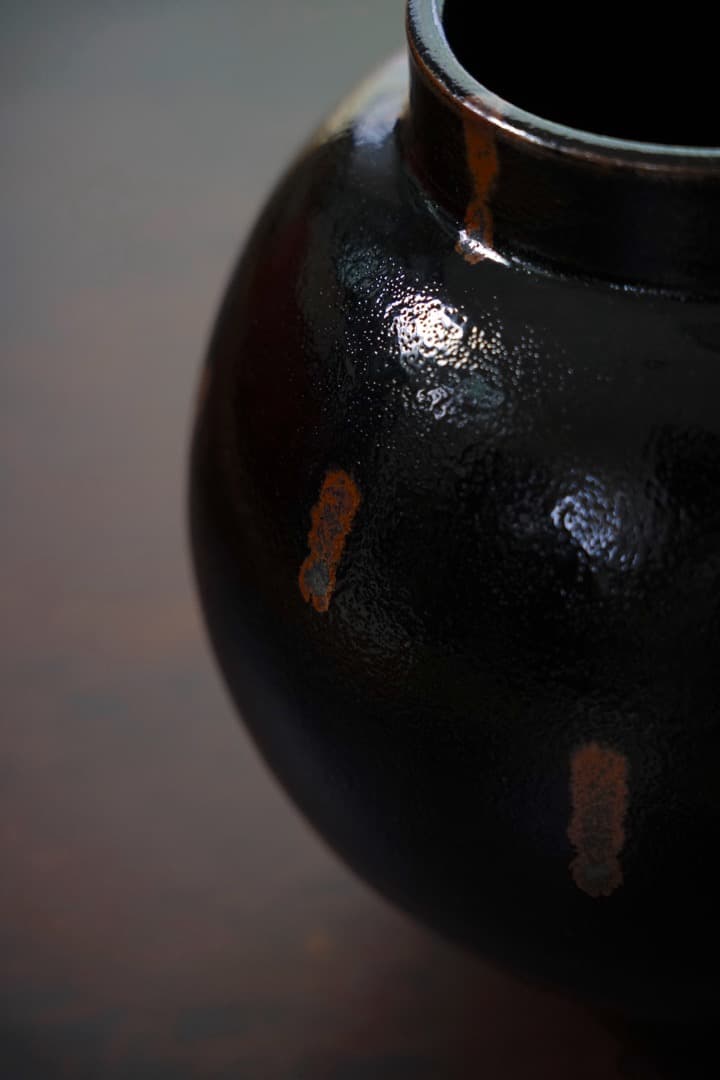 人間国宝　原清本人作　鉄釉の花瓶