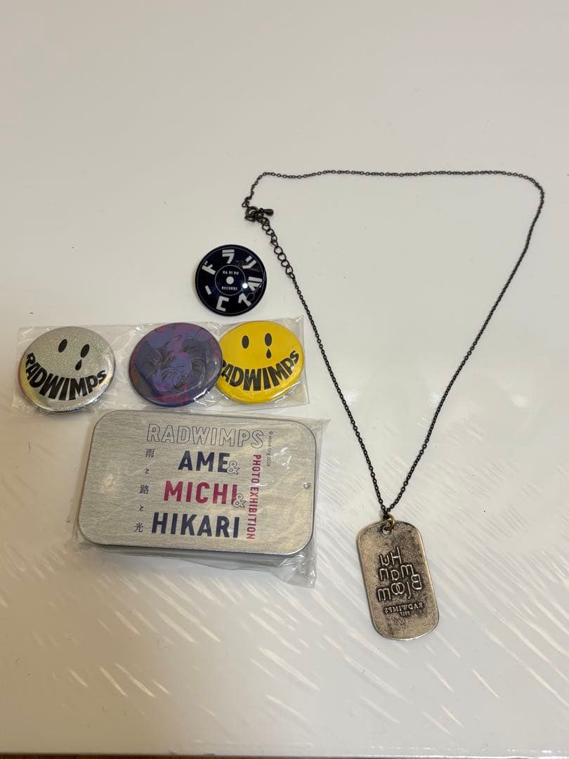 RADWIMPS ネックレス バッジ等セット　ラッドウィンプス