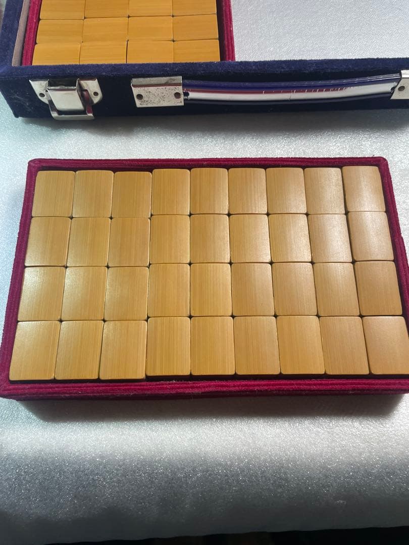 【希少・真彫】麻雀牌 牛骨・背竹牌 1枚12g 昭和レトロ 付属品完備 保証票付