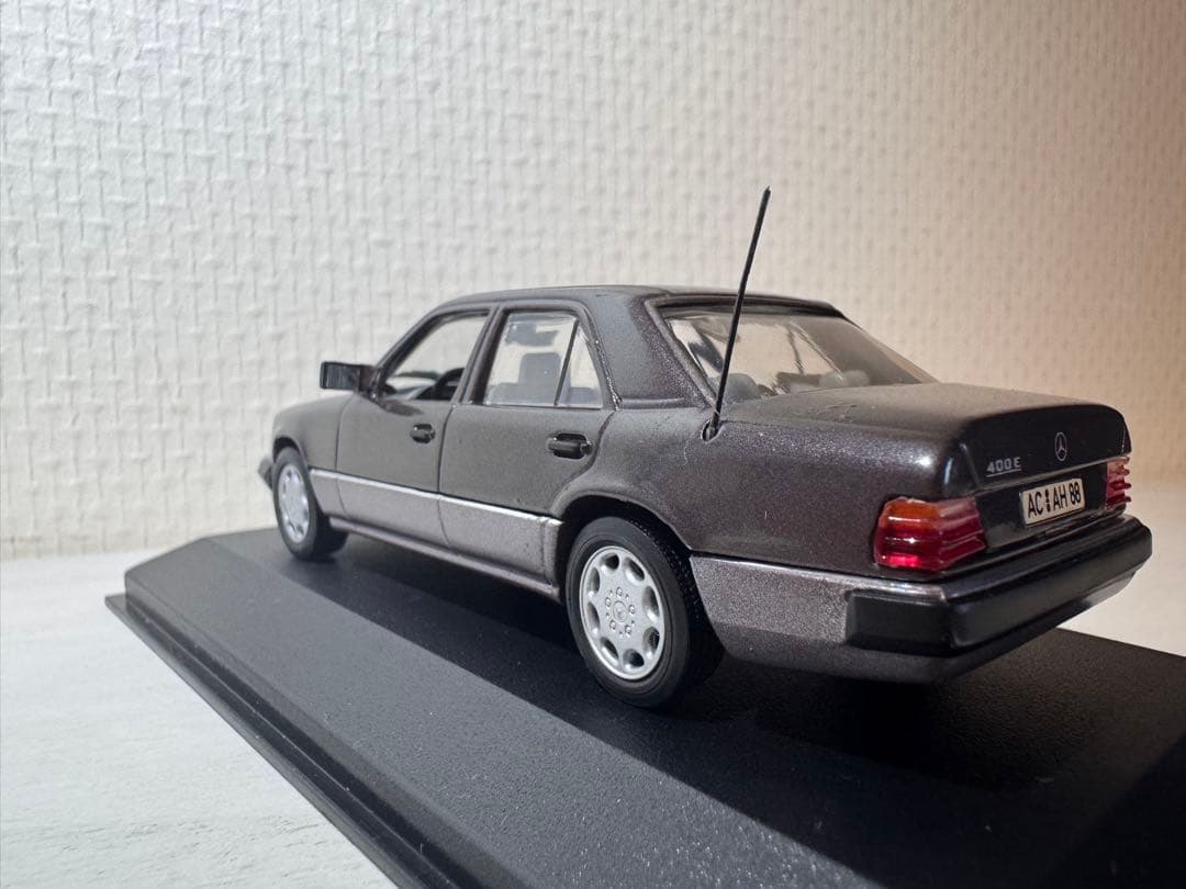 ミニカー MINICHAMPS Mercedes 400 E V8 1992
