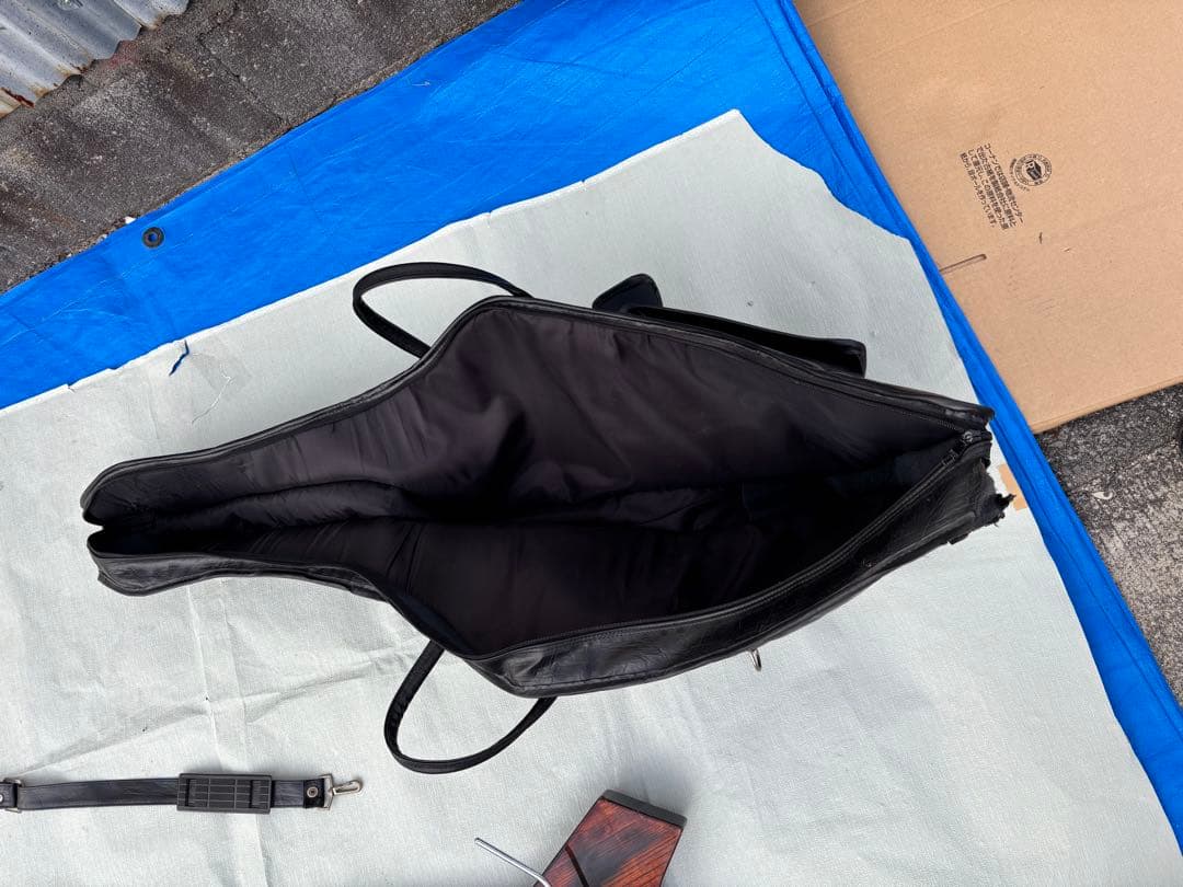 アンティークなKiller Guitars ケ-ス付き 6弦 エレキギター