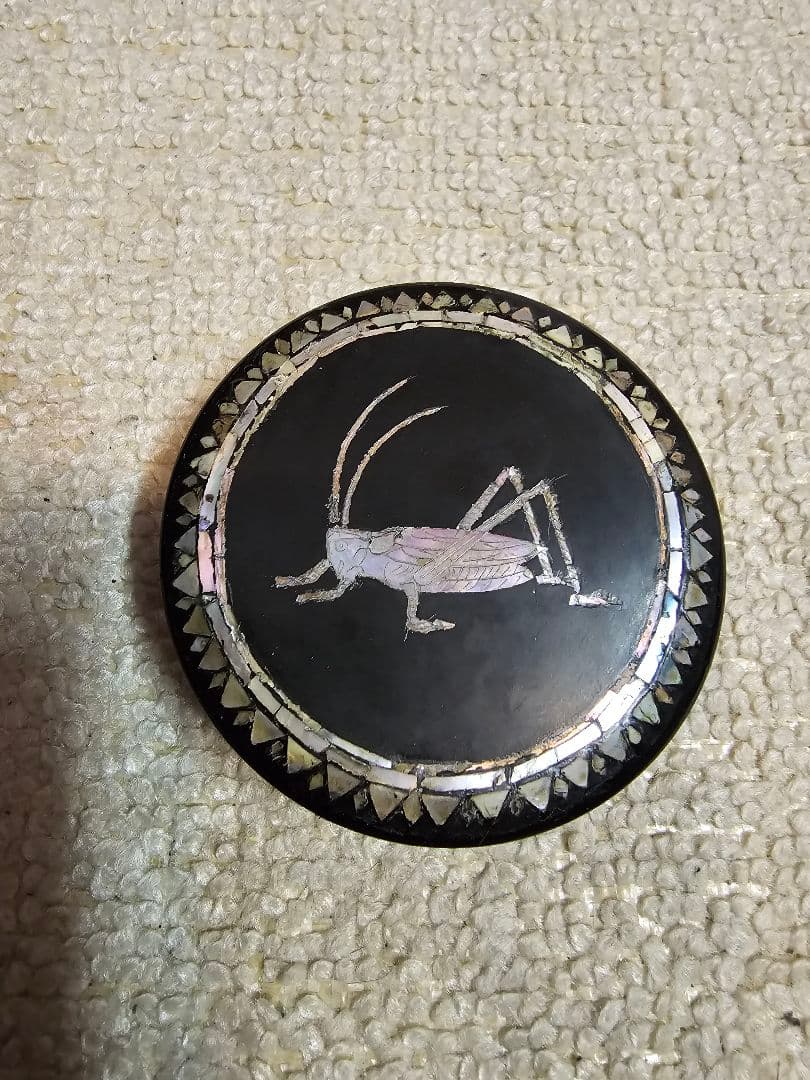 明末清初 昆虫文(キリギリス)青貝 螺鈿 香合