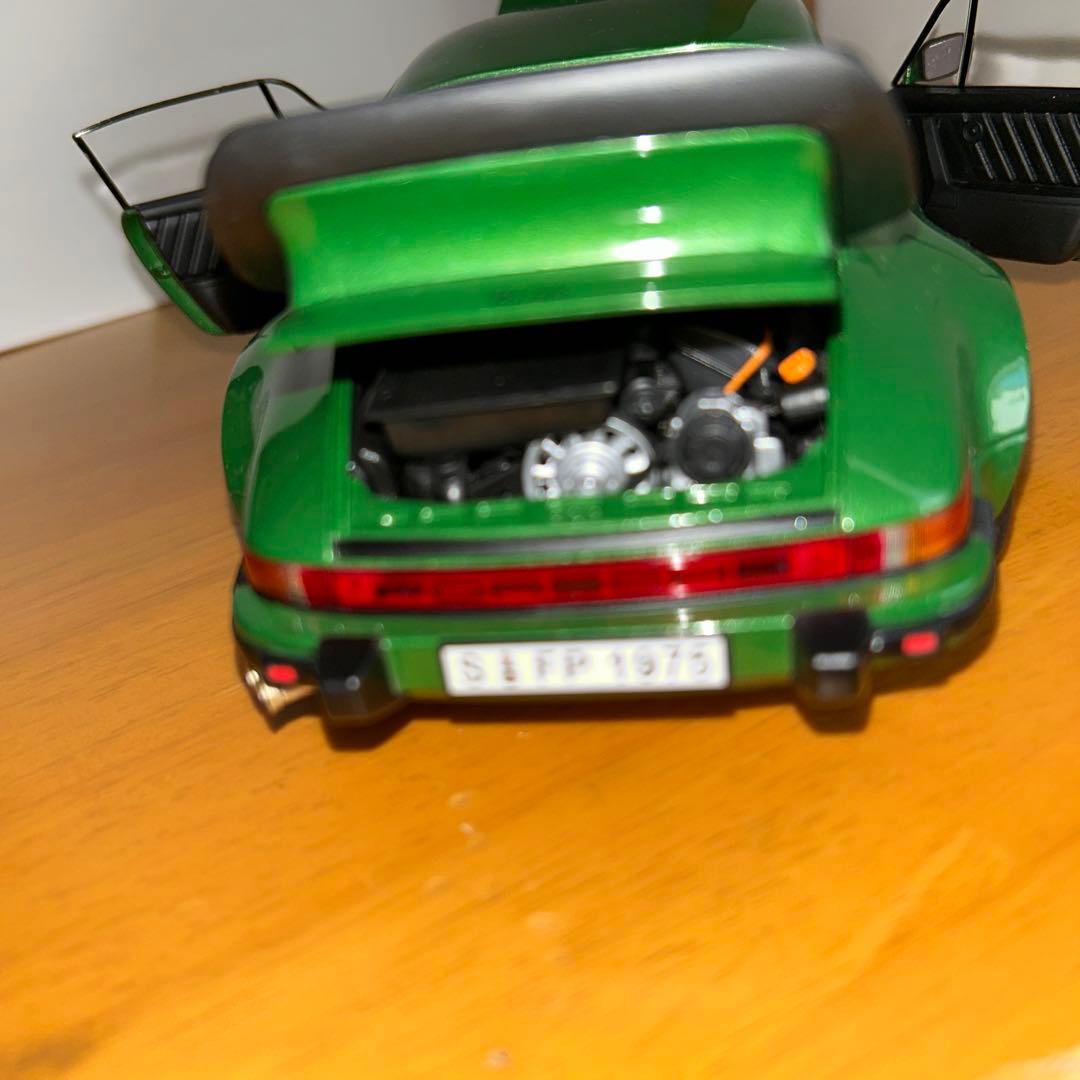 1/18ノレブ　ポルシェ911ダーボー