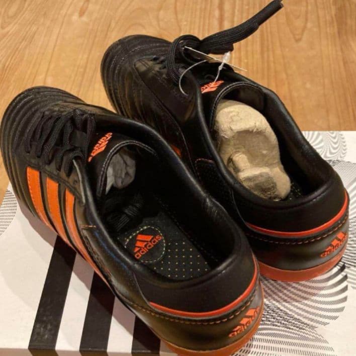 adidas サッカーシューズ ブラック/オレンジ